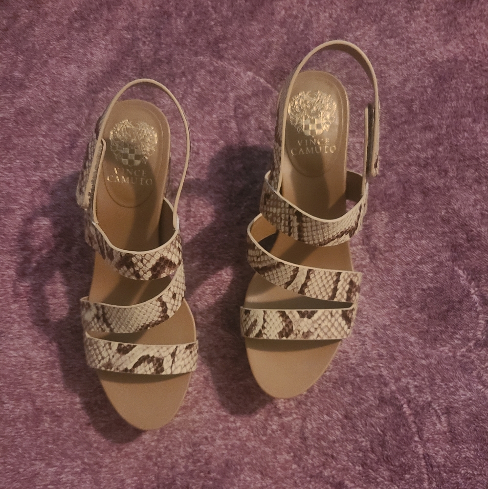 Vince Camuto -Oatmeal Snake Skin Shoe